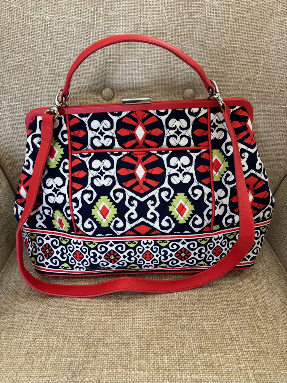 New! Never used. Retired Vera Bradley Sun Valley Quilted Cotton Frame Bag